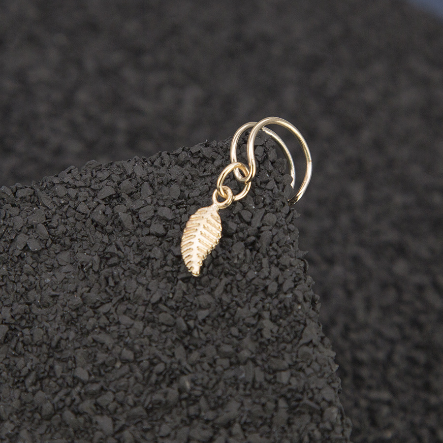 Punk metal leaf clip-on earrings with artificial gem details - Product view 3