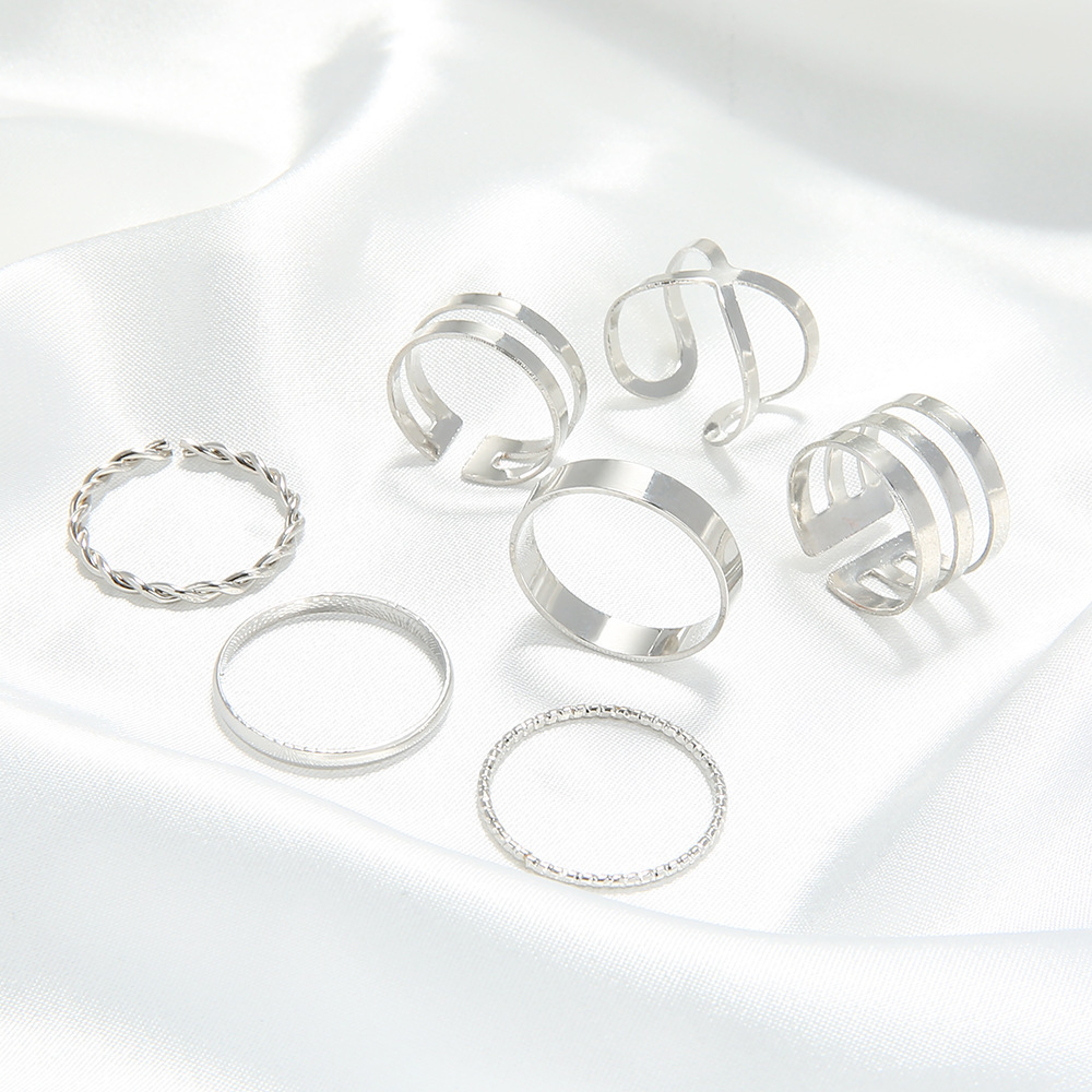 8-piece adjustable geometric ring set in gold or silver - Product view 4