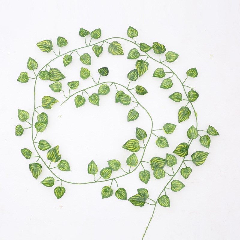 Artificial creeper vine branch with simulated green leaves - Main product view