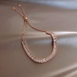 Women's adjustable geometric zircon bracelet in rose gold or silver - Main product view