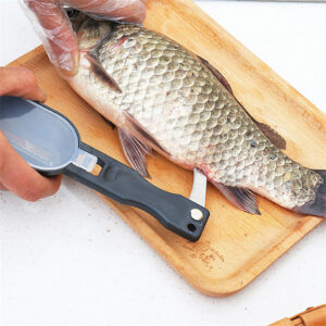 Fish scale remover with straight stainless steel blade and PP handle - Main product view