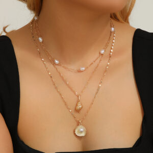 Minimalist gold-tone geometric pearl necklace for women - Main product view