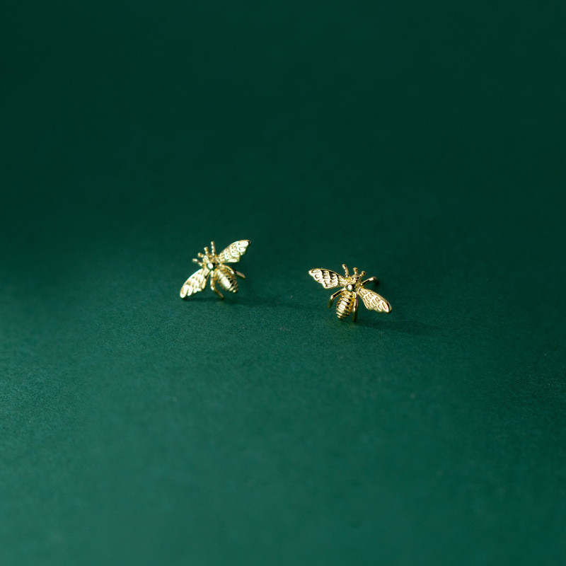 Cute bee-shaped 925 silver stud earrings in a pair - Product view 11