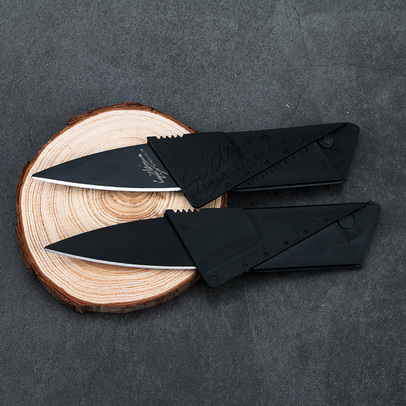 Credit card-style folding knife with carry case - Main product view