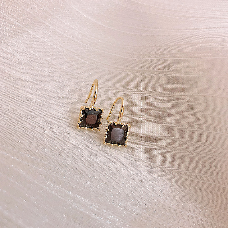 Square geometric alloy earrings with zircon-style stones in transparent or black - Product view 2