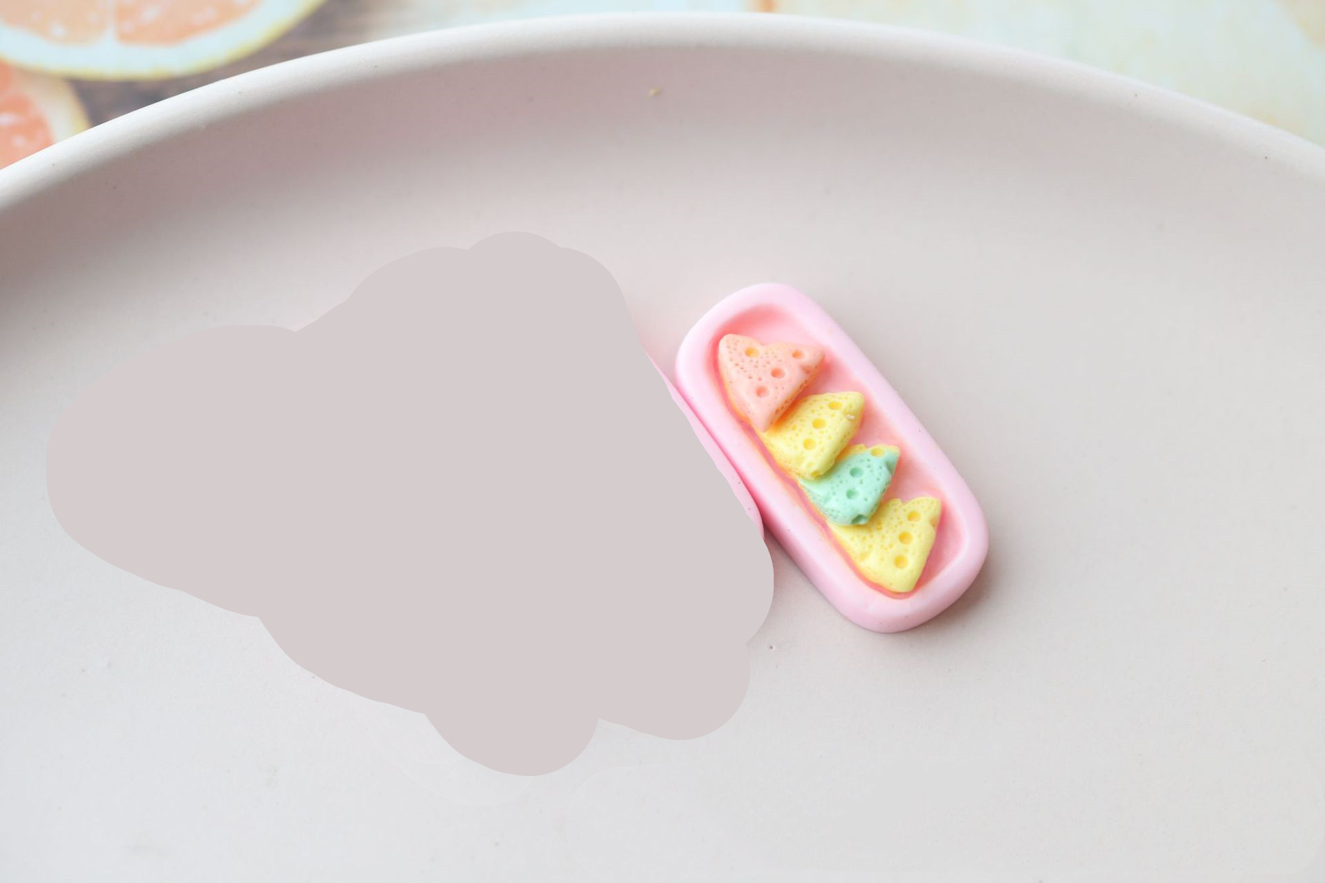 Mini resin food charm accessory in a food-inspired design - Product view 1