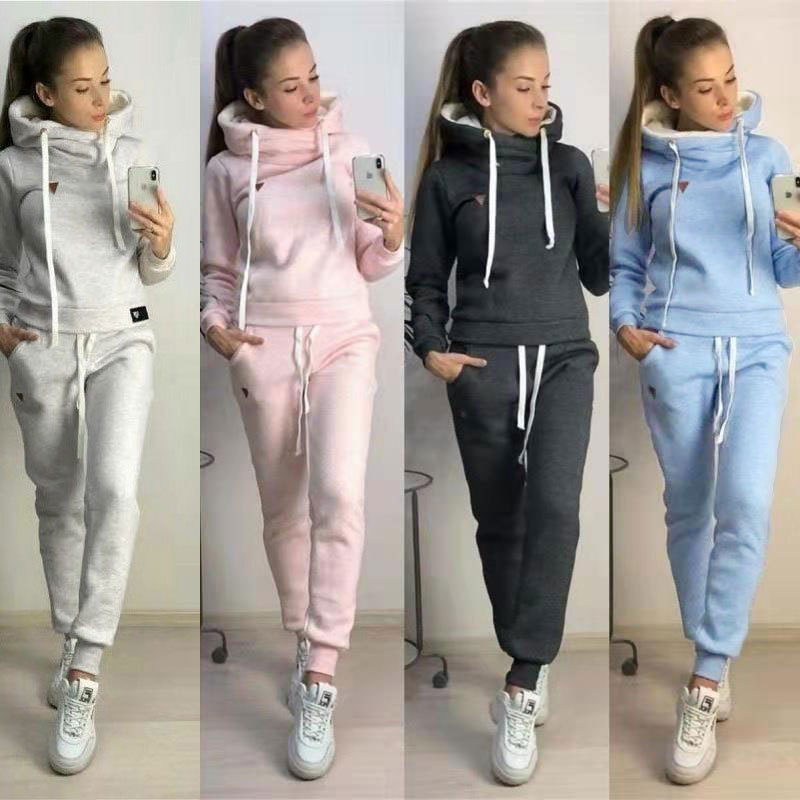 Women's polyester leisure sports suit with sweater-style top and trousers - Main product view