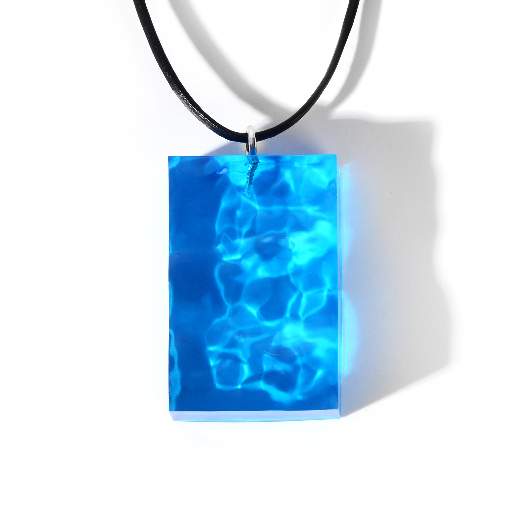 Geometric resin pendant necklace with leather cord-style necklace - Product view 5