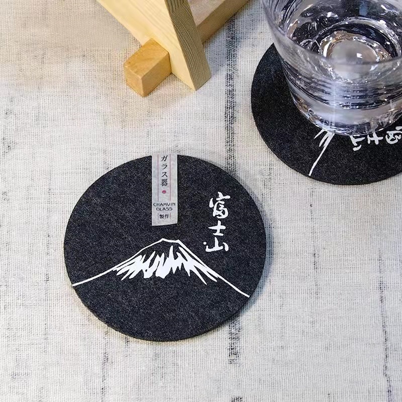Black round Fuji Mountain felt coaster with flower pattern - Product view 6