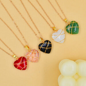 Women’s heart-shaped white crystal stone necklace with alloy pendant - Main product view