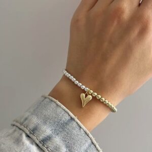 Glossy heart-shaped beaded bracelet with round beads - Main product view