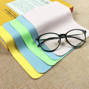 Suede and superfine-fiber cleaning cloth for jewelry, piano surfaces, and mirrors - Main product view