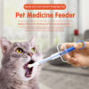 Compact pet medicine and liquid feeding device - Main product view