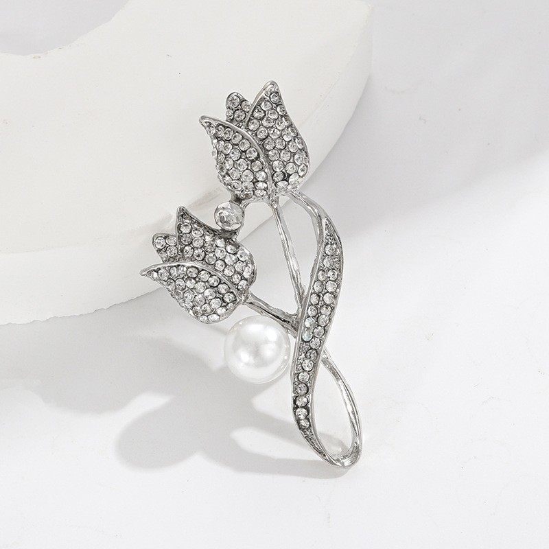 Women's elegant zinc alloy brooch with diamond-inlay detailing - Product view 9