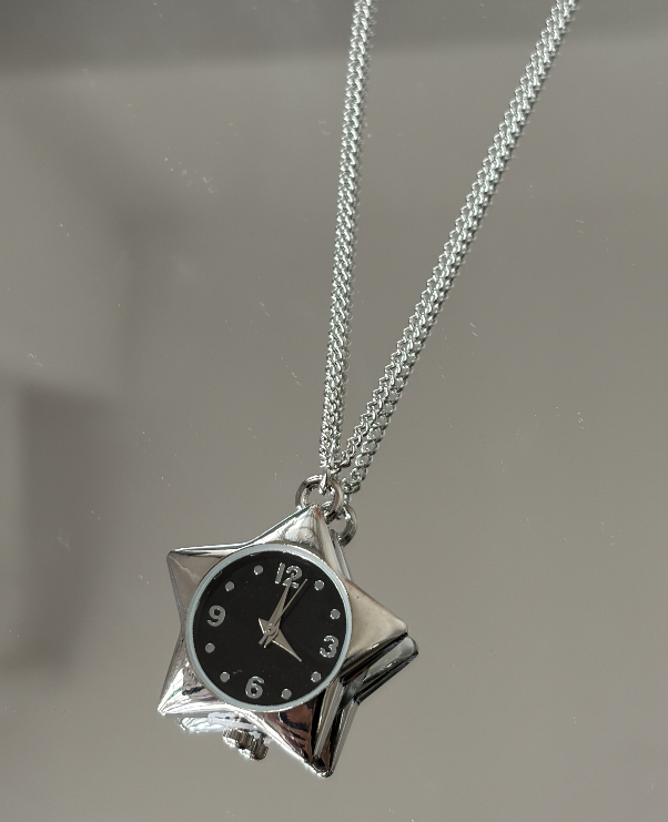 Artistic star necklace with a heart-shaped vintage gem lock pendant - Product view 1