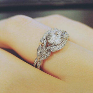 White gold-plated tree leaf ring with inlaid artificial gems - Main product view