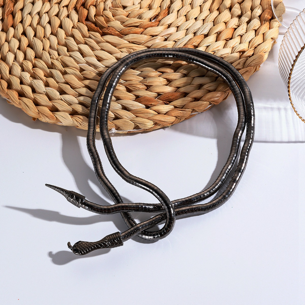 Unisex snake-inspired collar chain necklace in a metallic finish - Product view 6