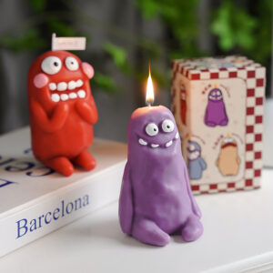 Clay monster aromatherapy candle with expressive figurine design - Main product view