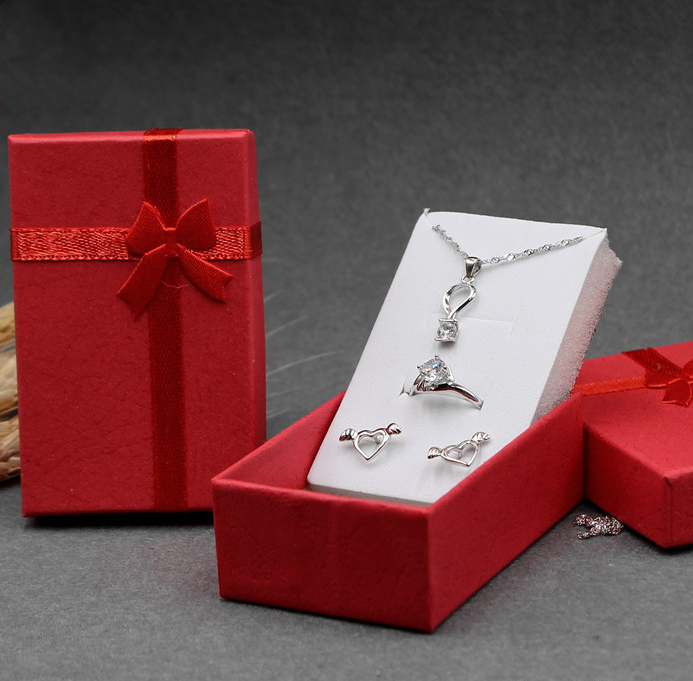Small jewelry gift box in assorted colors - Red