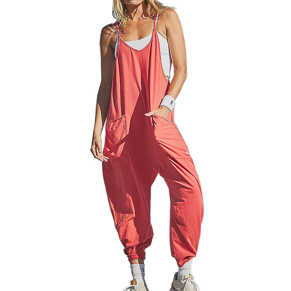Women's loose sleeveless jumpsuit with spaghetti straps, zipper, pockets and cropped-length pants - Product view 5