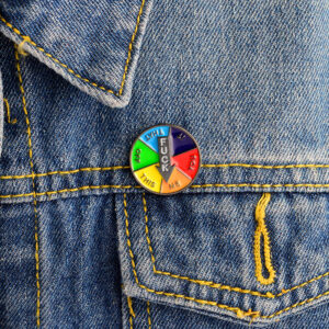 Color button brooch - Main product view