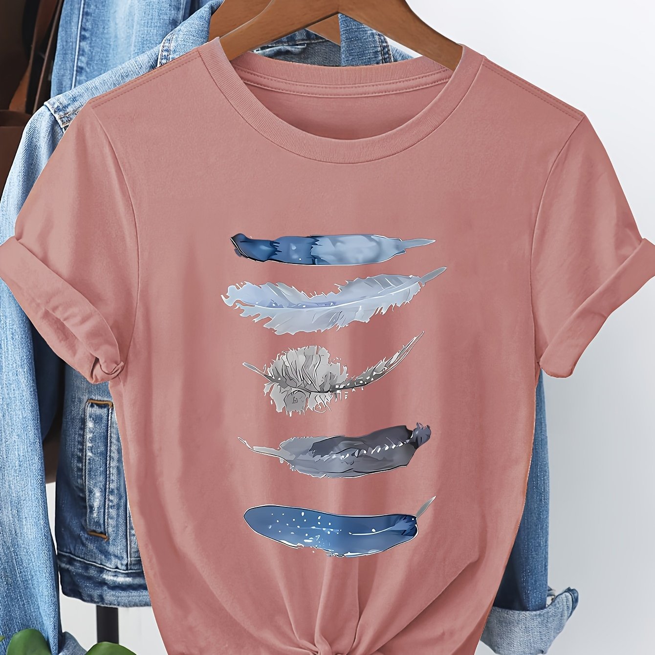 Women's cotton printed short-sleeve T-shirt in a casual round-neck design - Product view 3