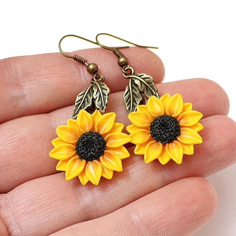 Women's geometric sunflower pendant earrings in antique bronze or silver - Product view 5