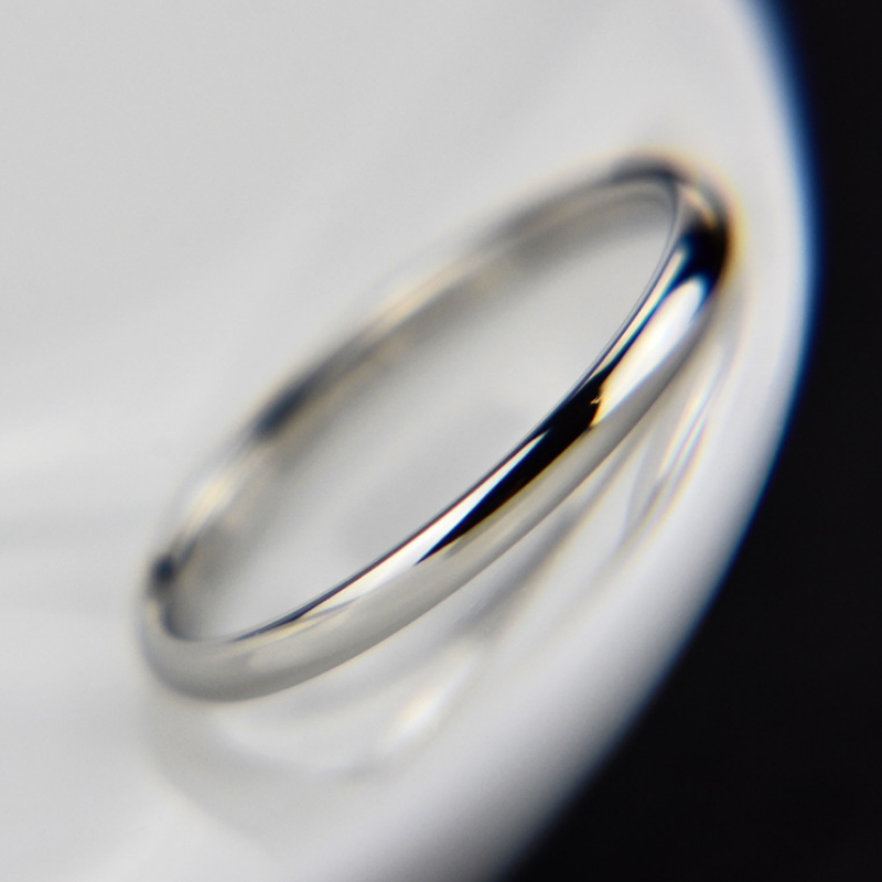 Smooth geometric titanium steel ring with solid-color finish - Product view 2