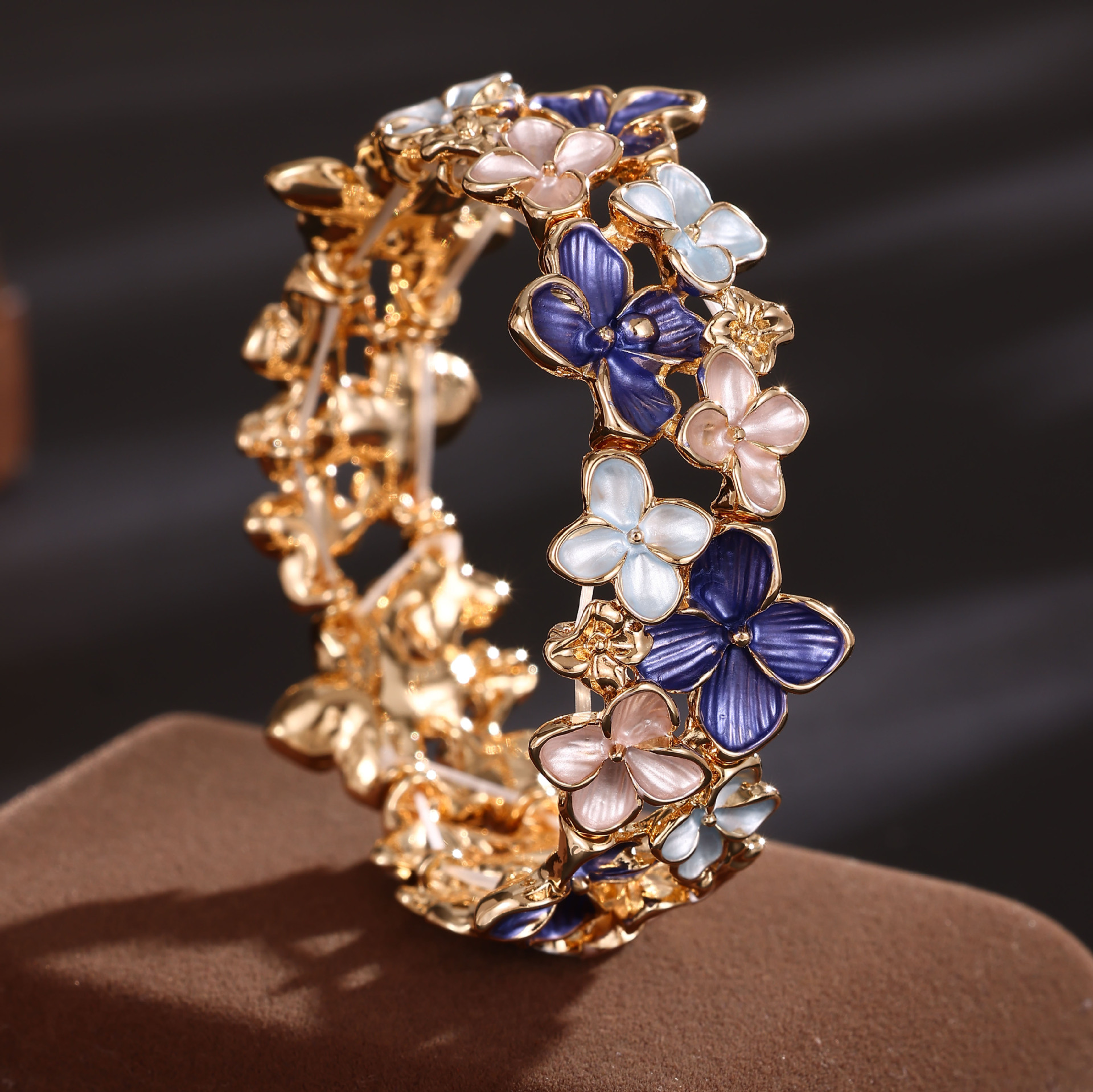 Women’s enamel sakura flower elastic bracelet with polished alloy finish - Product view 2