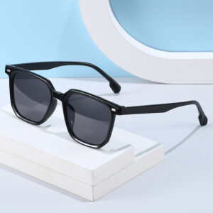 Large square retro sunglasses for women with minimalist frames - Main product view