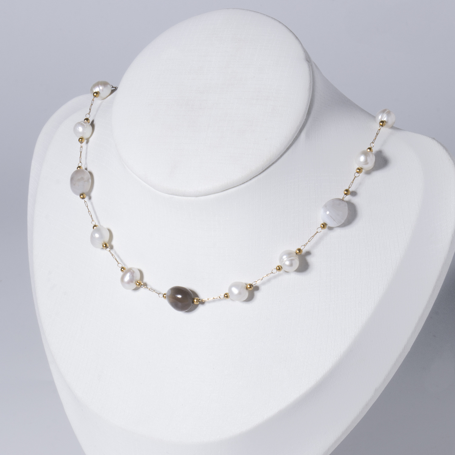 Handmade-style stone bead necklace with pearl gold chain - Product view 2