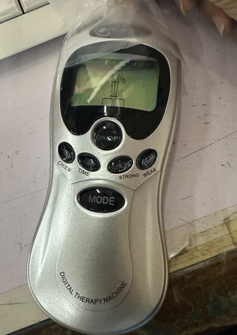 Low-frequency pulse electronic microcurrent massager with four massage contacts - Product view 1