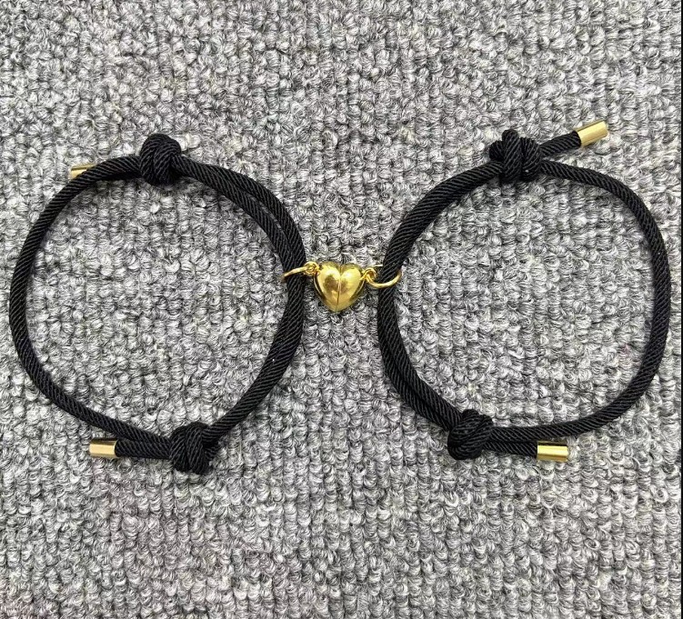 Set of two heart-shaped magnetic couple bracelets in matching colors - Product view 13