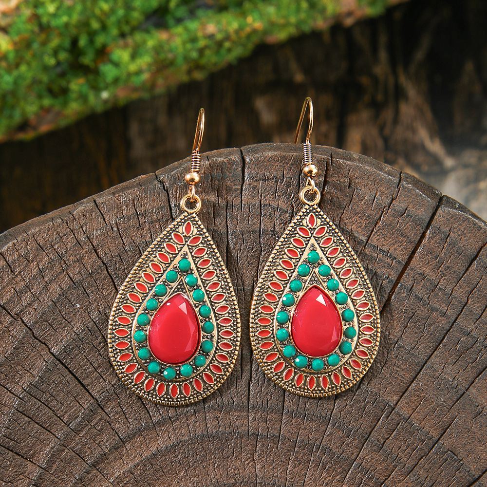 Vintage bohemian hand-woven tassel earrings with fan-shaped and double-ring details - Product view 4