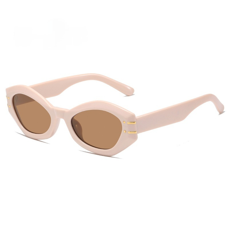 Women’s cat-eye sunglasses with plastic frame and UV400 lenses - Product view 4