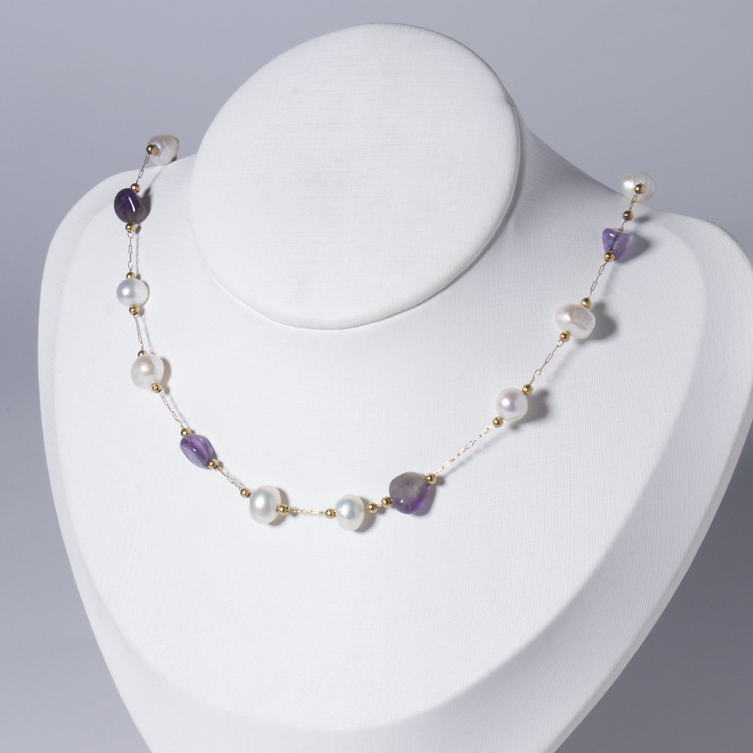 50 cm handmade-style stone beaded necklace with pearl gold chain - Product view 1