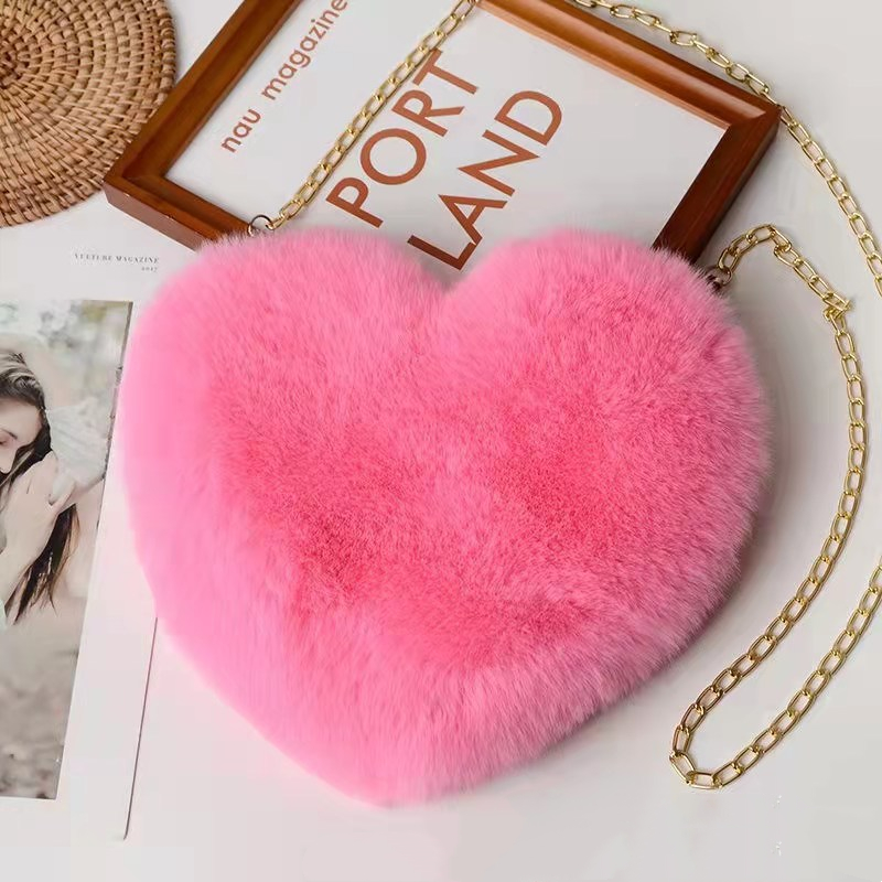 Women's plush heart-shaped chain shoulder bag in a solid color - Product view 4