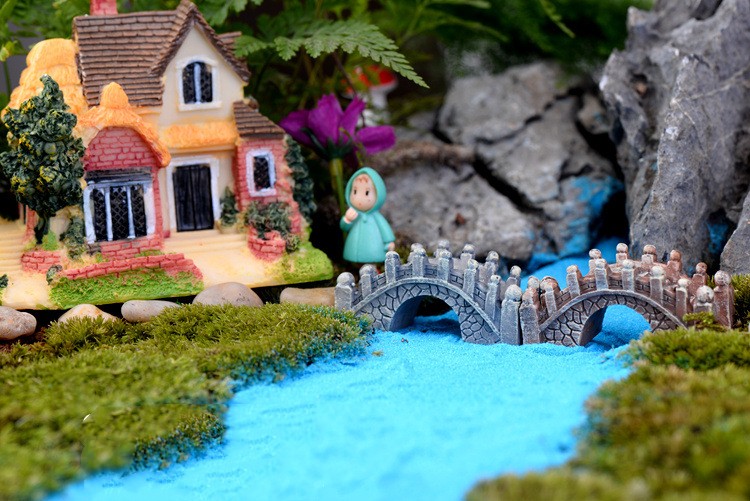 Micro Landscape Ornaments Resin Bridge Craft Ornaments - Product view 4 Mini resin bridge ornament for fairy gardens and miniature landscapes - Product view 4