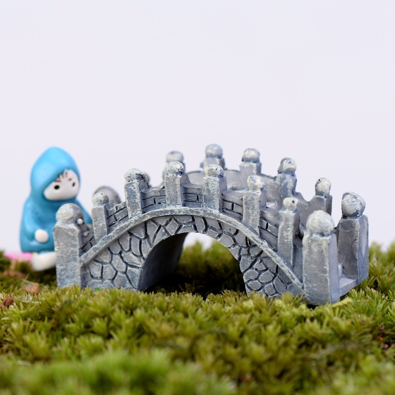 Mini resin bridge ornament for fairy gardens and miniature landscapes - Product view 8