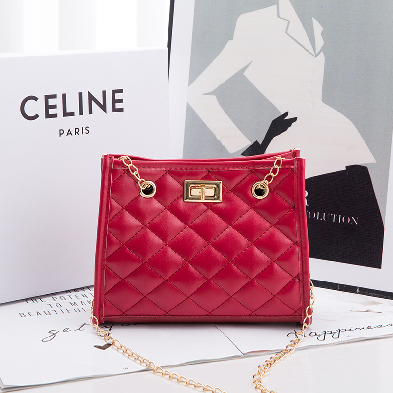Mini PU chain shoulder bag with rhombus embroidery - Product view 2