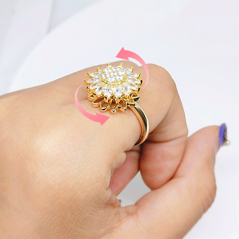 Rotating sunflower ring with adjustable opening - Main product view