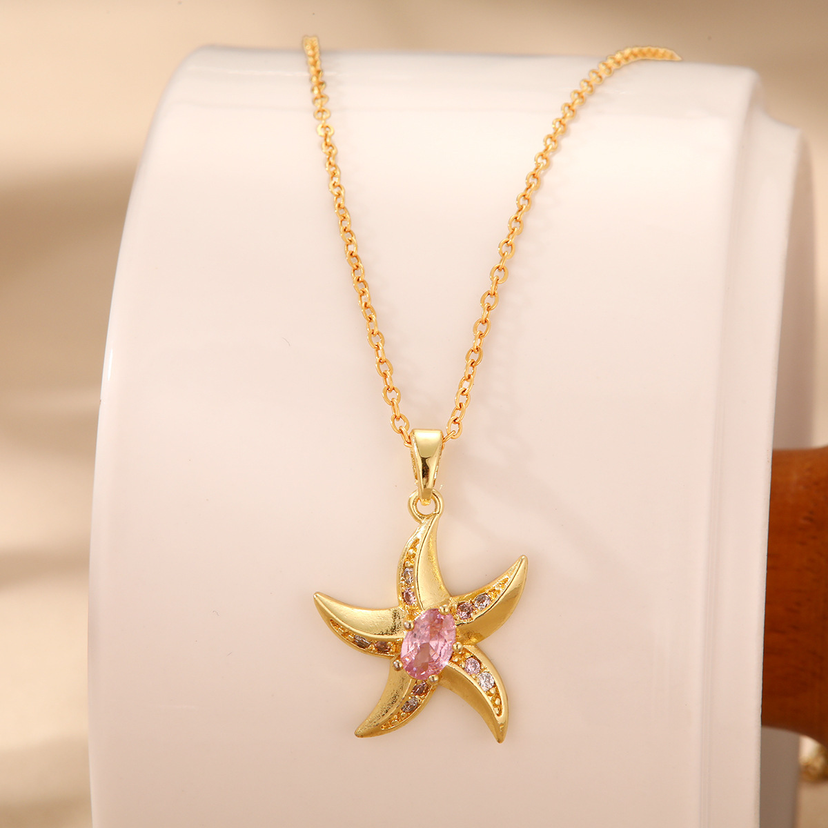 Women's starfish necklace with ocean-inspired pendant - Product view 6
