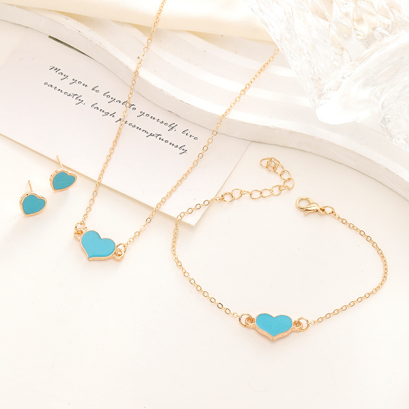 Women's four-piece love-heart jewelry set with necklace, bracelet, ring and earrings - Product view 6