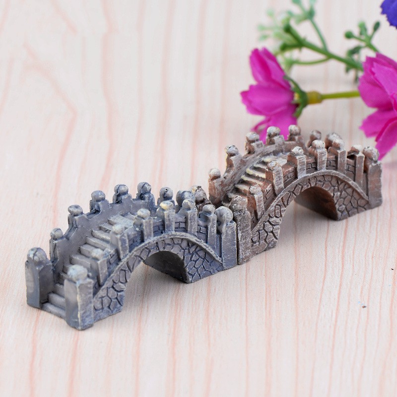 Micro Landscape Ornaments Resin Bridge Craft Ornaments - Product view 1 Mini resin bridge ornament for fairy gardens and miniature landscapes - Product view 1
