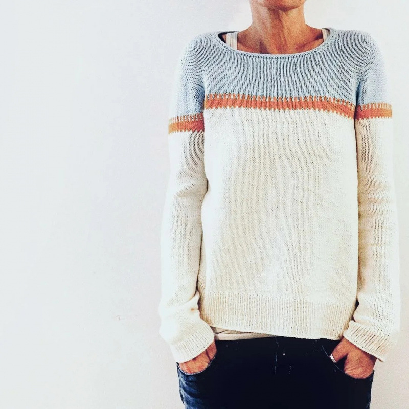 Round Neck Loose Multicolor Pullover Sweater - Product view 1 Women's loose multicolor round-neck pullover sweater with raglan sleeves - Product view 1