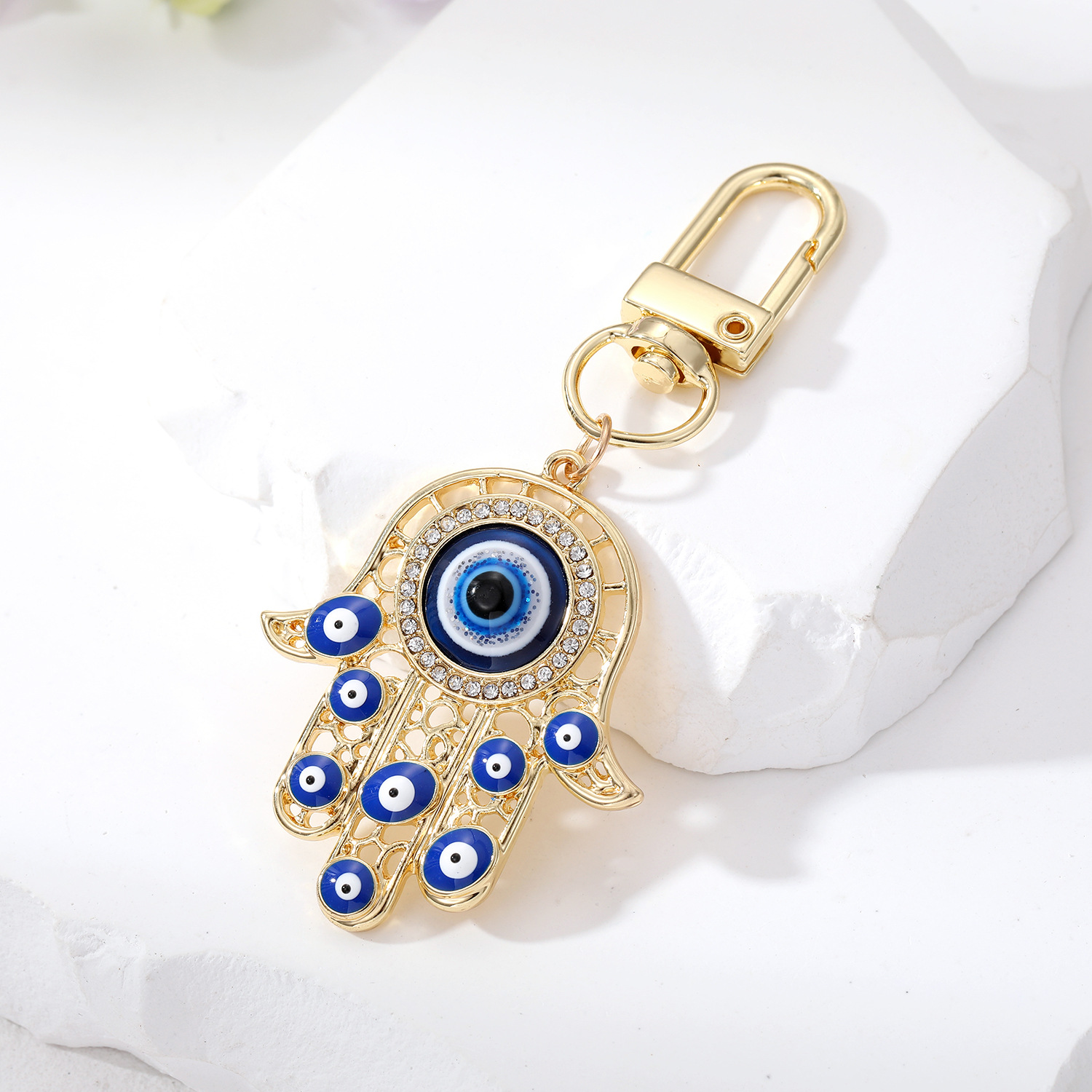 Vintage alloy palm pendant keychain in a decorative national-style design - Product view 3