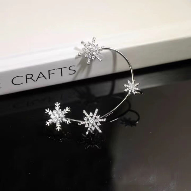 White snowflake ear hook for non-pierced ears - Product view 1