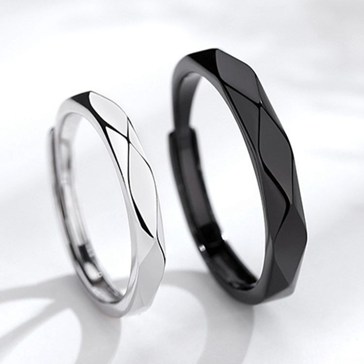 Black and white diamond-shaped adjustable couple ring - Main product view