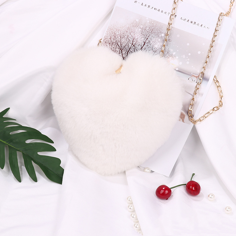 Women's plush heart-shaped chain shoulder bag in a solid color - Product view 1