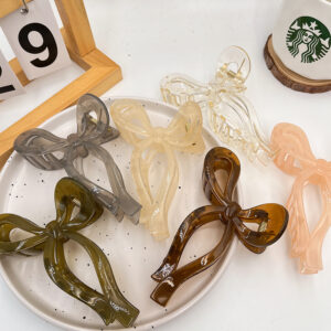 Large Korean-style duckbill hair claw clip for women - Main product view